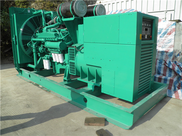 曾都出租发电机 发电机组厂家：柴油发电机组的控制屏的作用是什么？