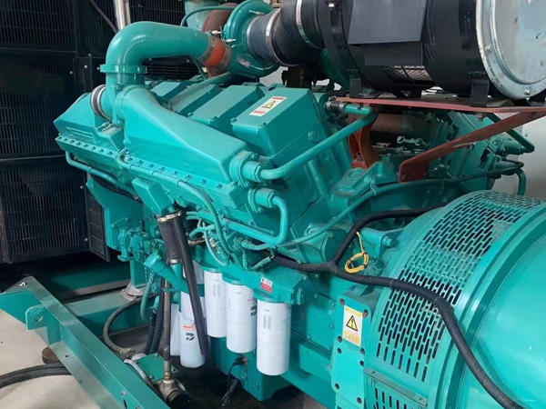 曾都更换100kW柴油发电机组机油时，需要注意哪些事项？