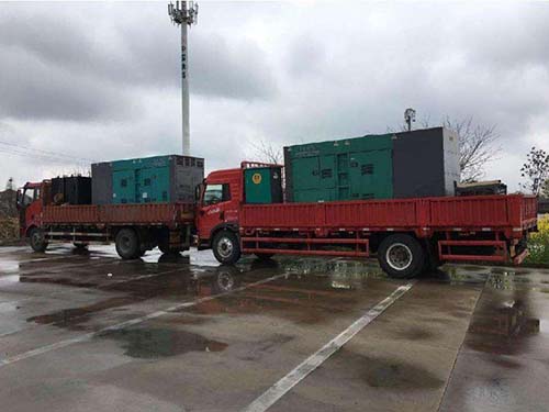 曾都涂抹密封胶后，需要等待多长时间才能安装水冷式机油散热器密封件？